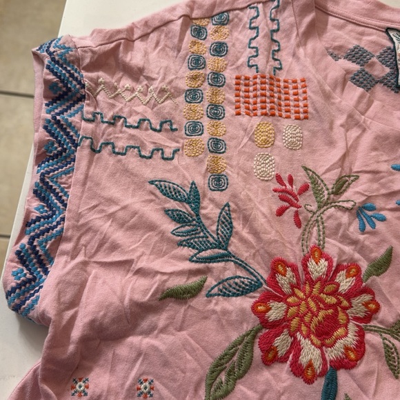 Like new! Johnny Was Katie Relaxed Drape 100 % Cotton raw hem Tee J13524 -2 - Picture 6 of 17